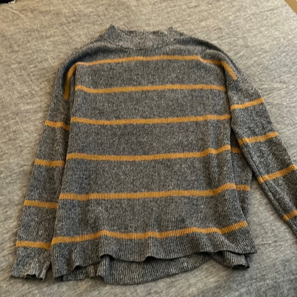 American Eagle fall sweater - Picture 1 of 3